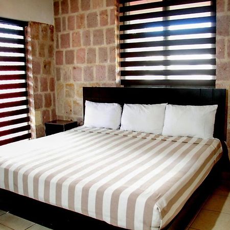 Hotel Casa De Los Dulces S Express Морелия Экстерьер фото